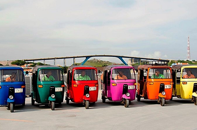 2-Hour TukTuk Rental with an Experienced Guide and Driver - What your chauffeur-guide adds