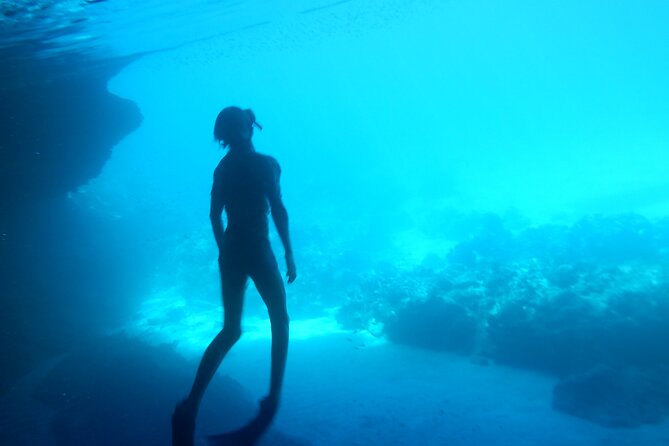 Blue Room and Beach Tour Curacao by Speedboat - The coastal route from Jan Thiel to Kokomo