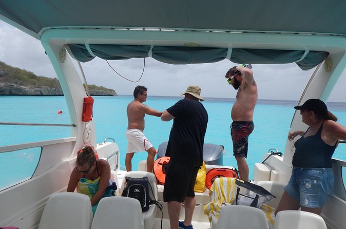 Blue Room and Beach Tour Curacao by Speedboat - Entering the Blue Room near Santu Pretu