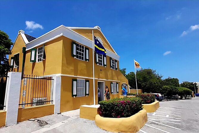 Curaçao City and Beach Tour - The guides are a major part of the experience