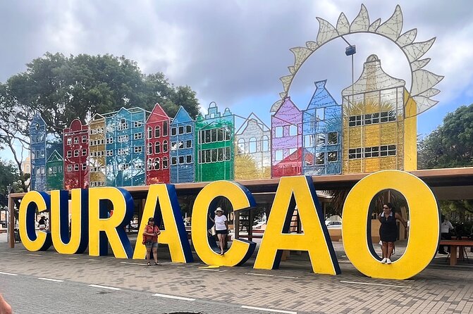 Curaçao Cityscape, Discover her Secret - Blue Curaçao at Landhuis Chobolobo