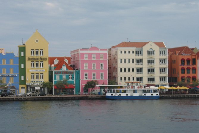 Curacao Complete Island Tour - A taste of Curaçao at the liqueur distillery
