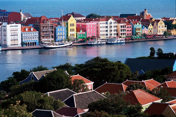 Curacao Complete Island Tour - The 45-minute lunch stop