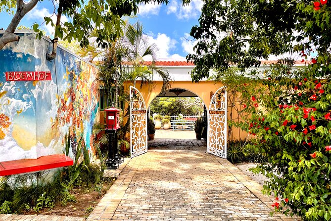 Curaçao Contemporary Art Tour - Landhuis Bloemhof brings the setting into focus