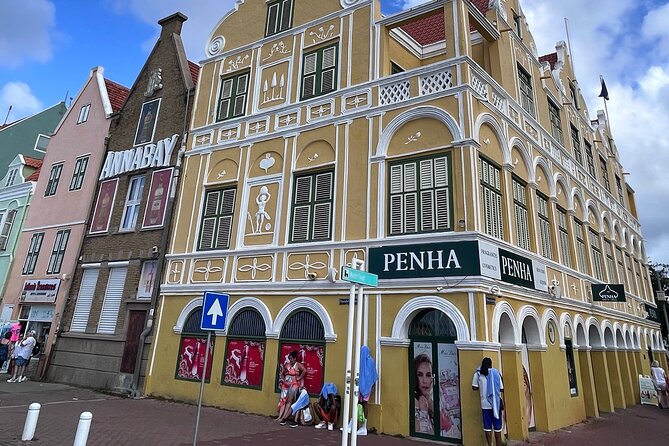 Curaçao Taste Sensation - Local sweets and a handmade drink