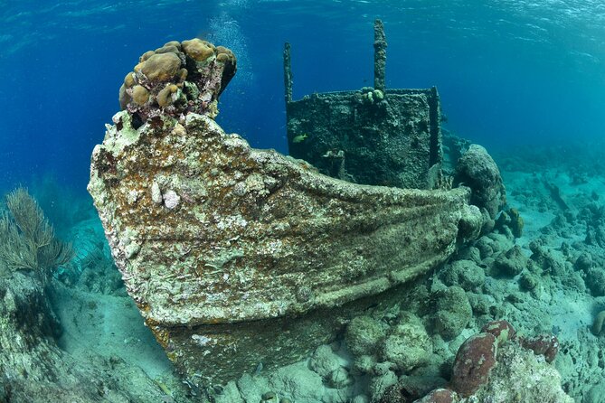 Discover Scuba Dive in Curacao - Heading out to a Curacao reef