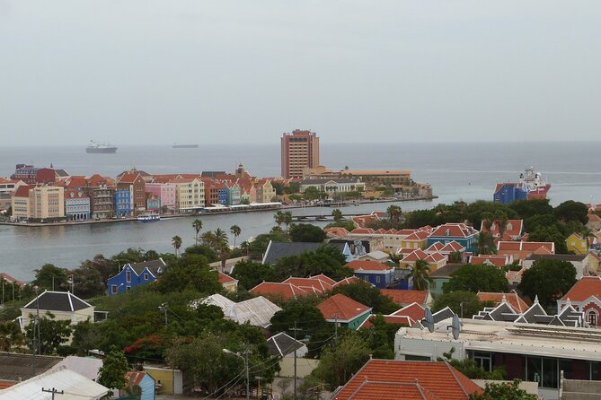 Dushi vibes Curaçao Highlights & Beach - Punda and the Curaçao photo signs