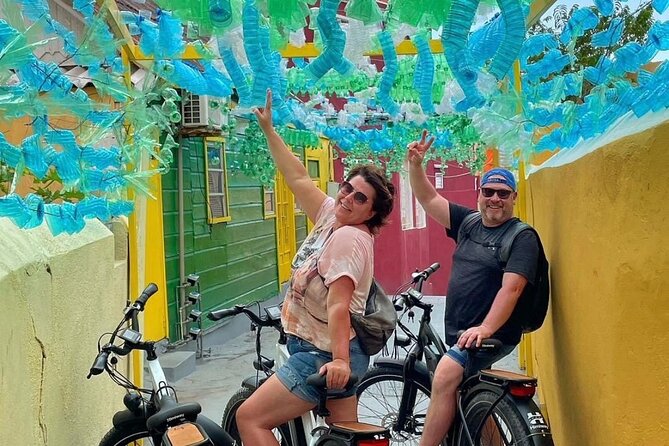 E-Bike Dowtown Tour in Curacao - Queen Emma Pontoon Bridge and the water