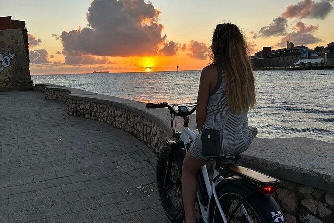 E-Bike Dowtown Tour in Curacao - John F. Kennedy Boulevard and the final coastal ride