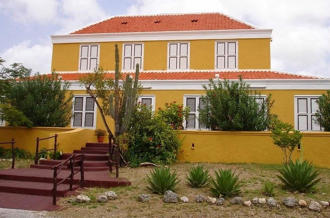 Jewish Heritage of Curacao - Scharloo, where the story moves into the city