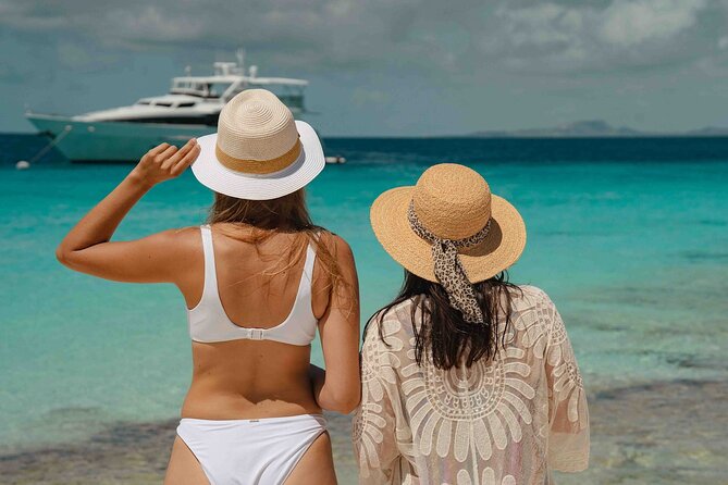 Klein Curacao Superyacht and Beach house - Boarding at Marina Santa Barbara Beach