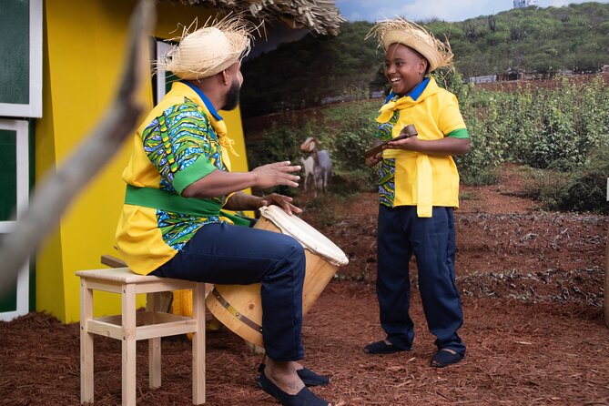 Photoshoot Activity with Traditional Curacao Attire - What the $38 price really includes
