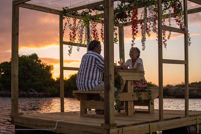 Romantic Floating Picnic Experience - Starting at Shaker Cruising Bar in Brakkeput