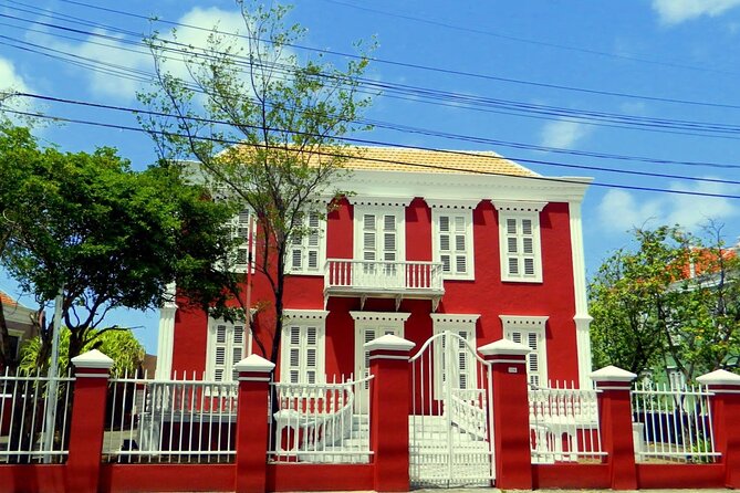 Shop and Beach Guided Tour in Curacao City - Guides can make the difference