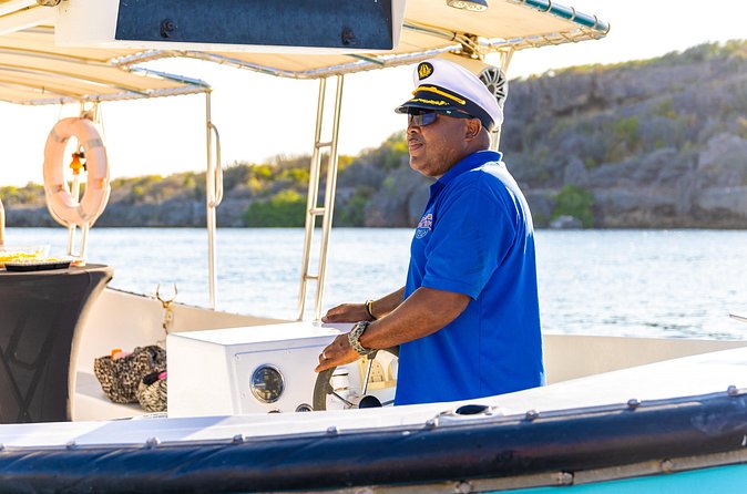 Sightseeing Boat Trip Spanish Water Curacao - A Good Fit for Easygoing Sightseeing