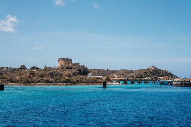 Snorkel Cruise with BBQ Lunch and Open Bar - The crew makes the day work