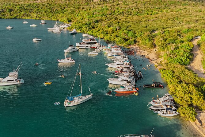 Sunday Boat Festival/Meet up with Dj’s, open bar & snacks - A Sunday boat ride to Fuik Bay