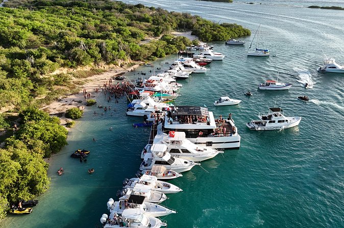 Sunday Boat Festival/Meet up with Dj’s, open bar & snacks - Who will enjoy this Curacao boat festival?