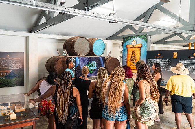 Taste of Curaçao: City Tour, Chobolobo & Mambo Beach - Thirty minutes around the Curaçao sign and Punda