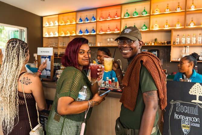 Taste of Curaçao: City Tour, Chobolobo & Mambo Beach - Landhuis Chobolobo explains the Blue Curaçao name